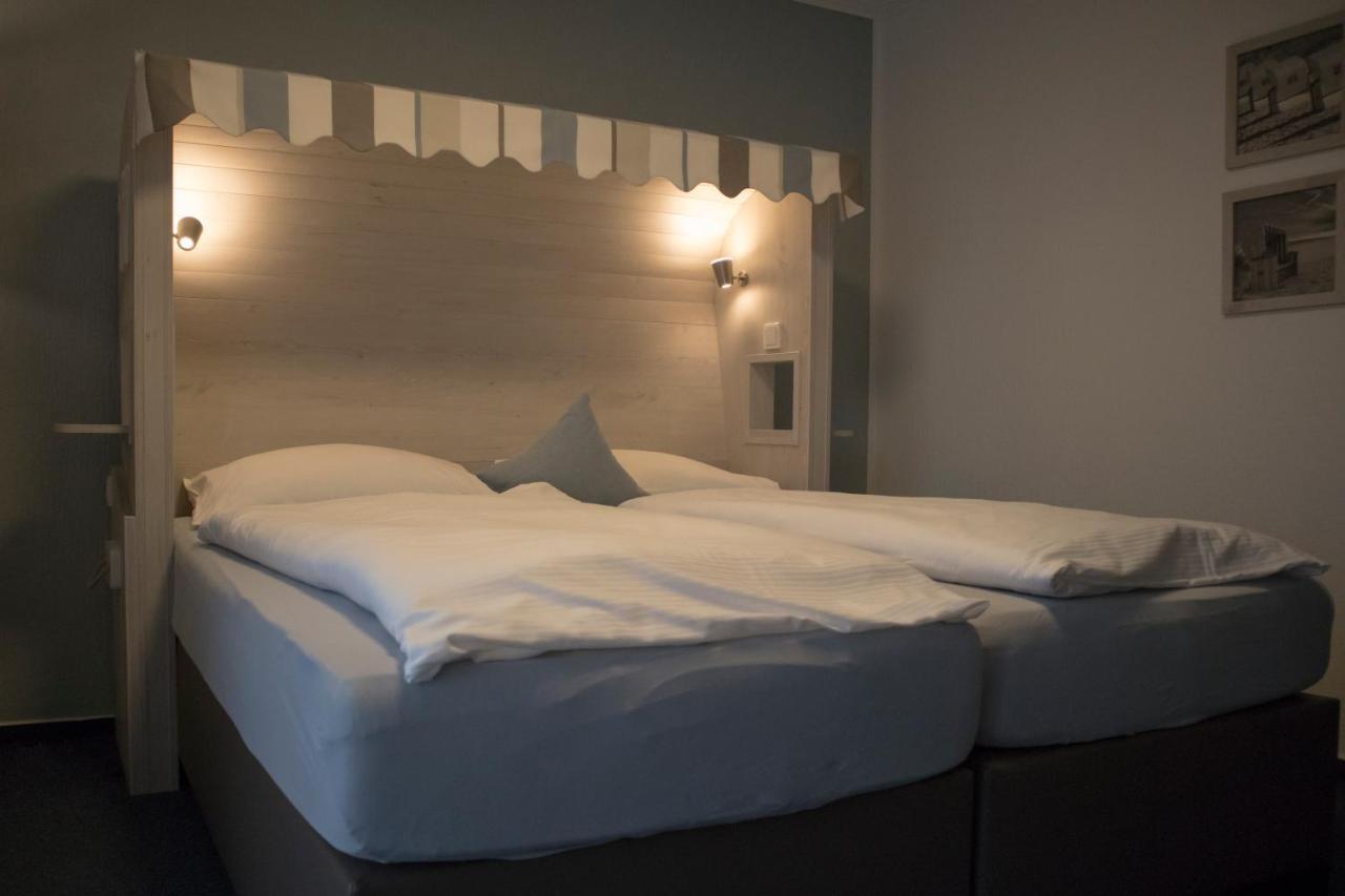 Hotel Am Friesenstrand Tossens Eksteriør billede